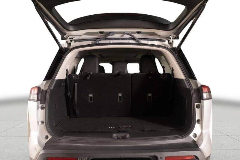 2024 Nissan Pathfinder thumbnail 9