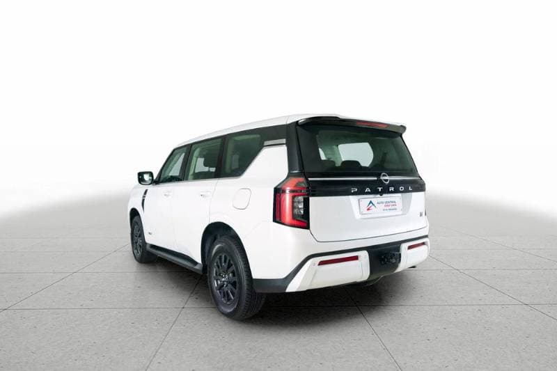 2025 Nissan Patrol thumbnail 5
