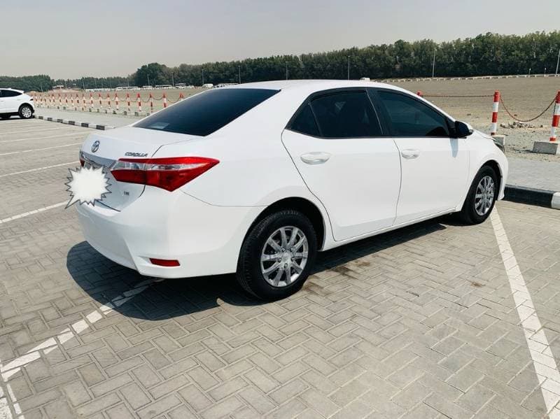 2015 Toyota Corolla thumbnail 2