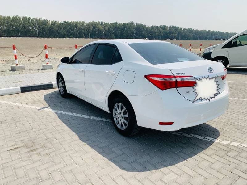 2015 Toyota Corolla thumbnail 3