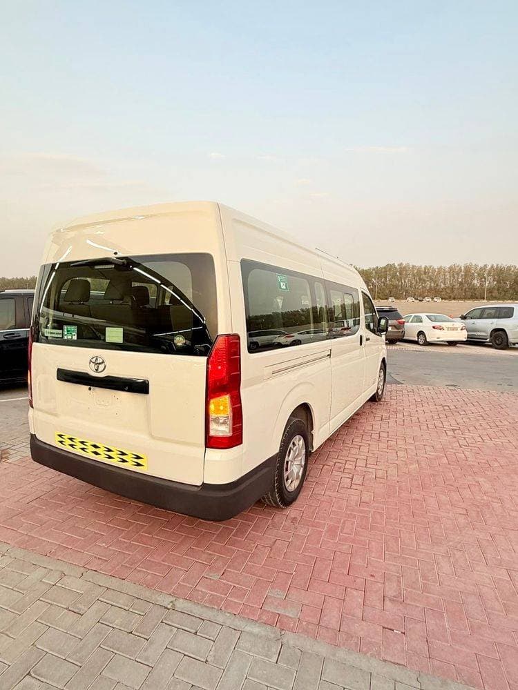 2020 Toyota Hiace thumbnail 10