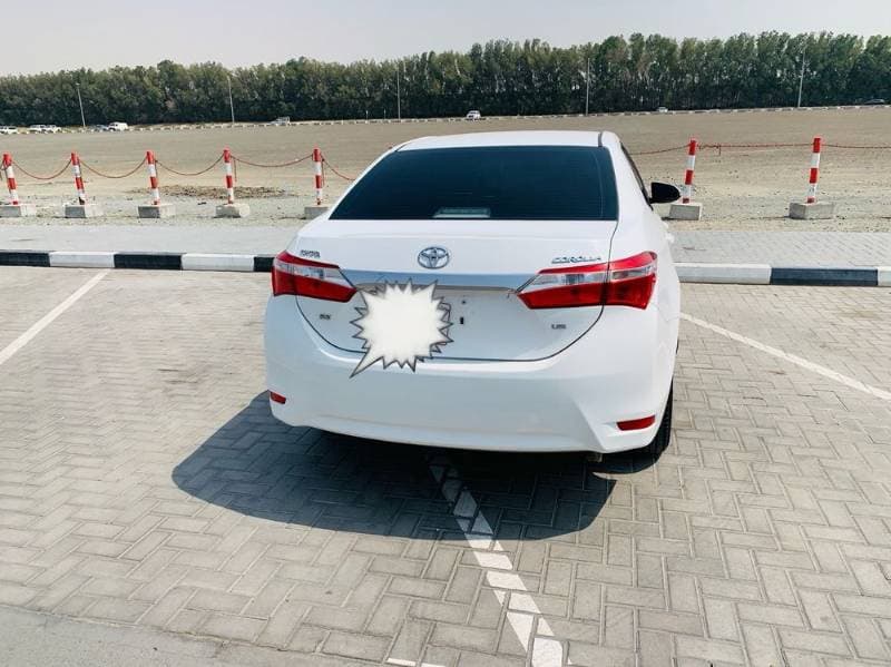 2015 Toyota Corolla thumbnail 4