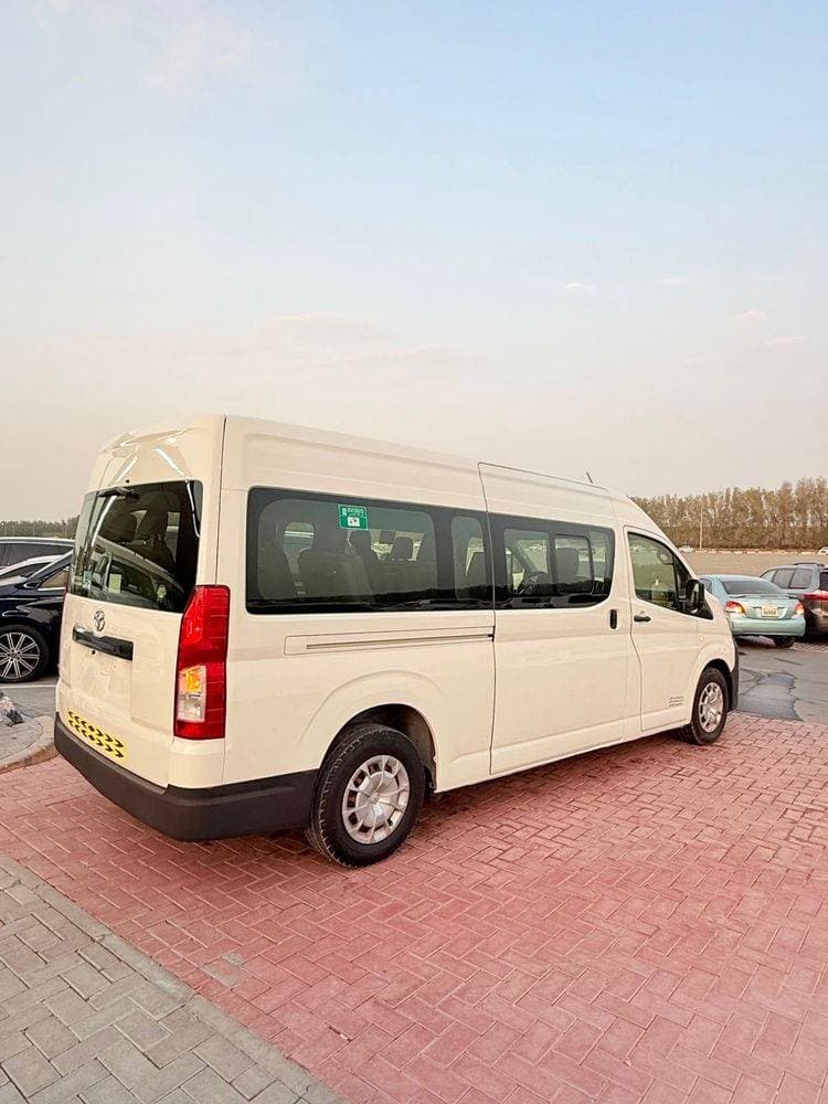 2020 Toyota Hiace thumbnail 7