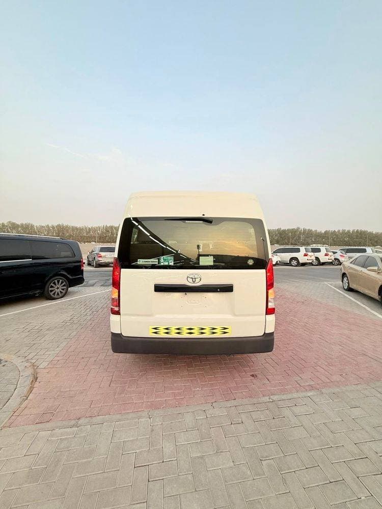 2020 Toyota Hiace thumbnail 9