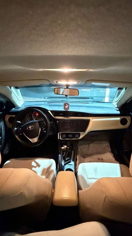 2018 Toyota Corolla thumbnail 5