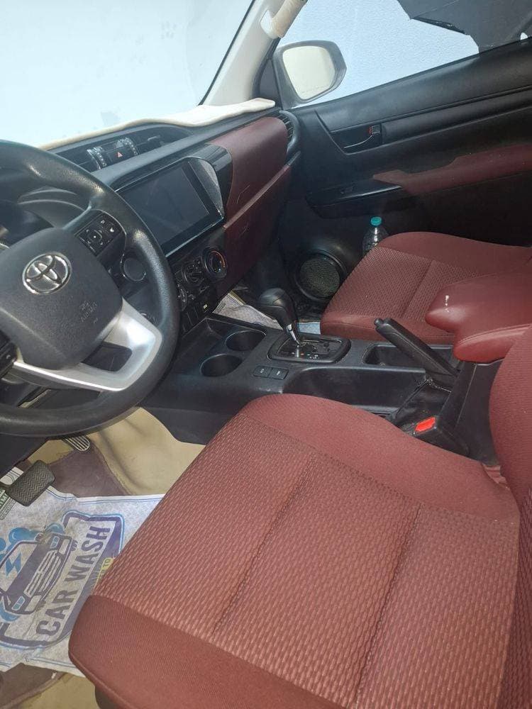 2025 Toyota Hilux thumbnail 4