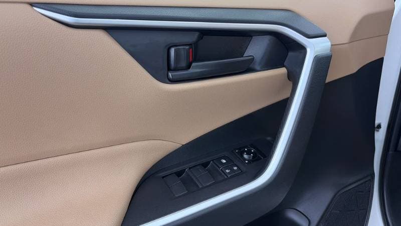 2022 Toyota Rav4 thumbnail 2