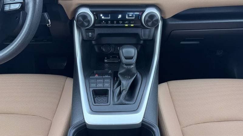2022 Toyota Rav4 thumbnail 3