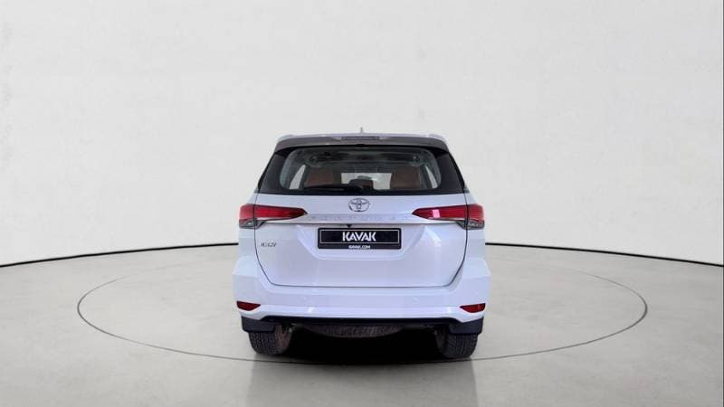 2025 Toyota Fortuner thumbnail 6