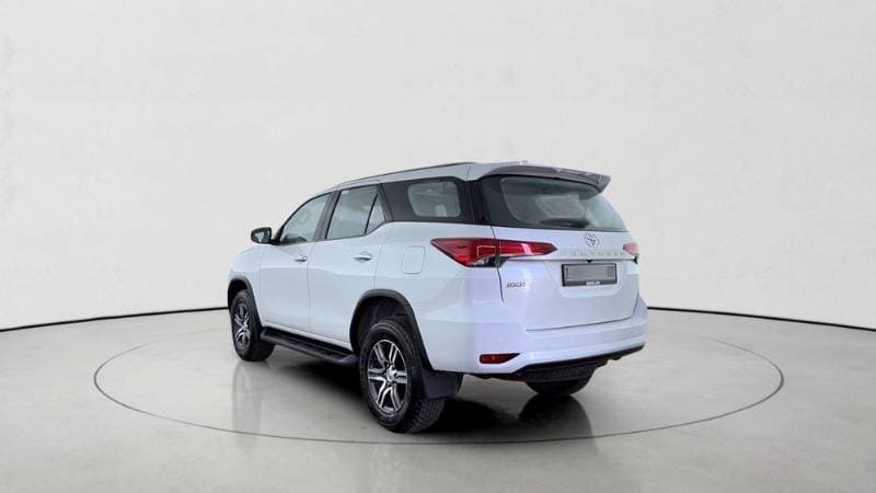 2025 Toyota Fortuner thumbnail 5
