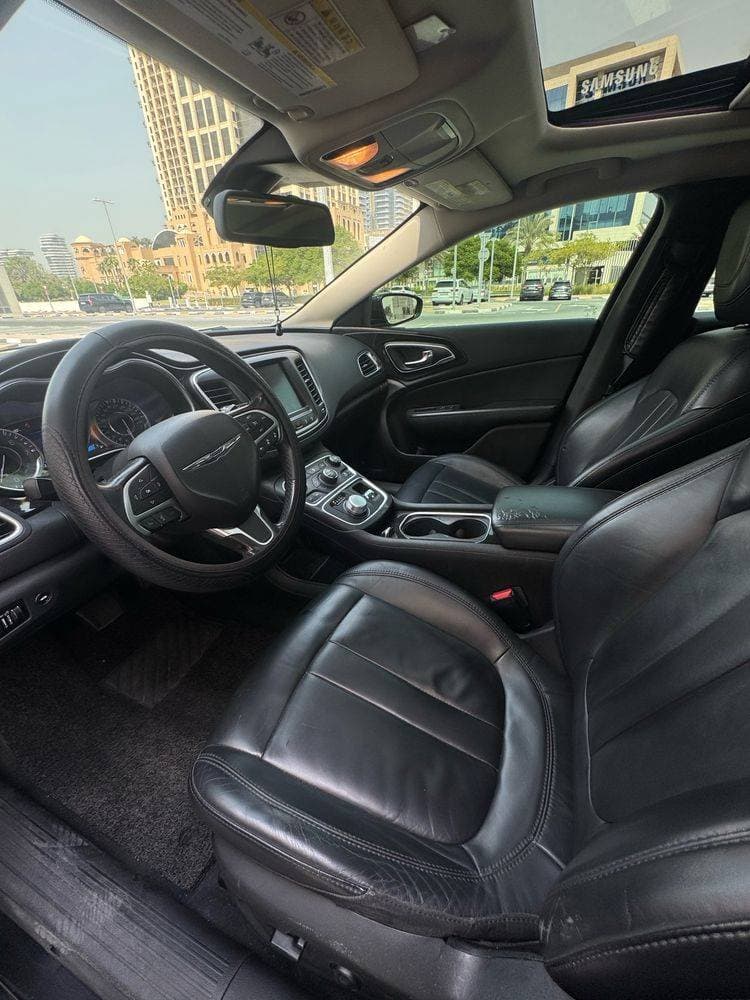 2015 Chrysler 200 thumbnail 3
