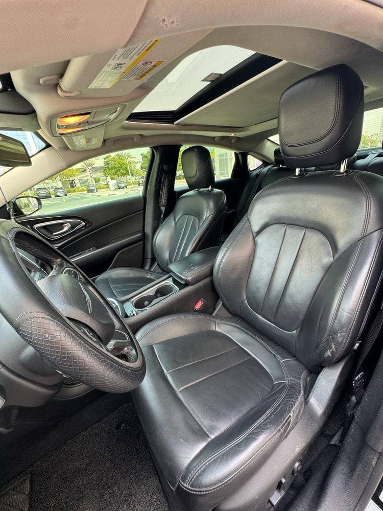 2015 Chrysler 200 thumbnail 5