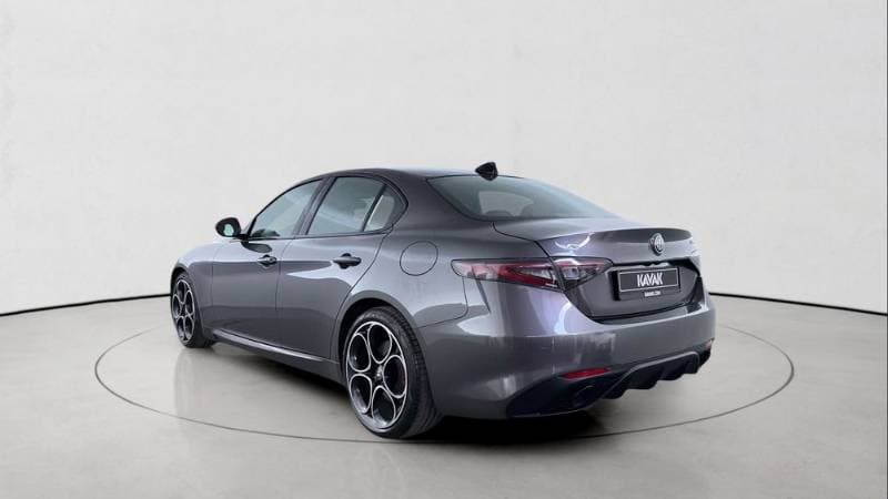 2024 Alfa Romeo Giulia thumbnail 7