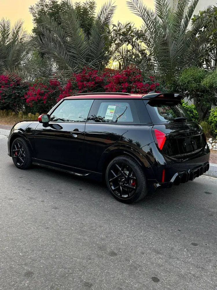 2025 Mini John Cooper Works thumbnail 2