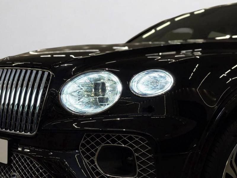 2023 Bentley Bentayga thumbnail 4