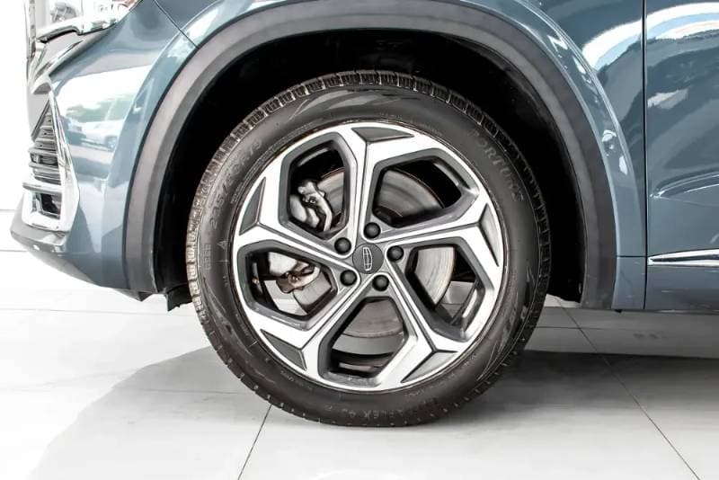 2024 Geely Monjaro thumbnail 8