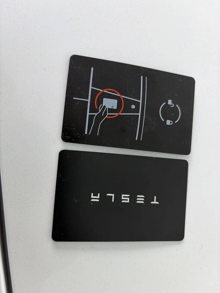 2024 Tesla Model 3 thumbnail 9