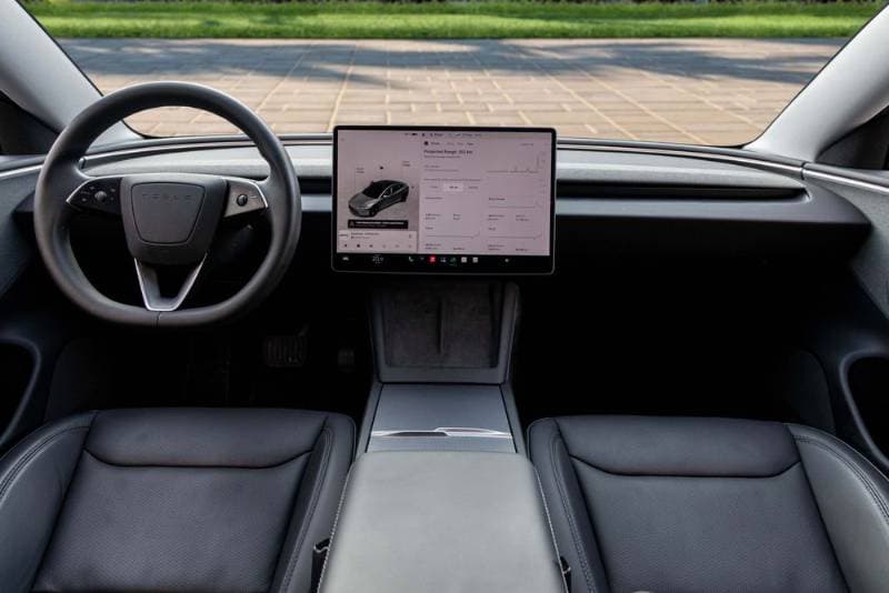 2025 Tesla Model 3 thumbnail 8