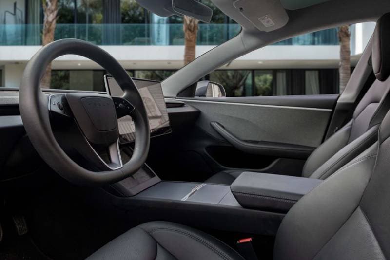 2025 Tesla Model 3 thumbnail 9