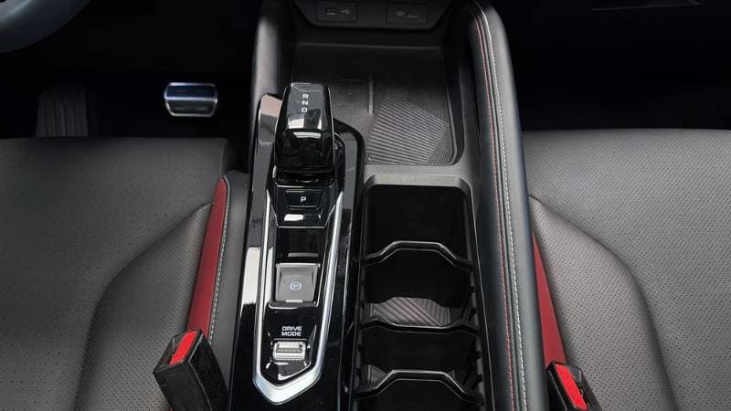 2025 Geely Coolray thumbnail 10