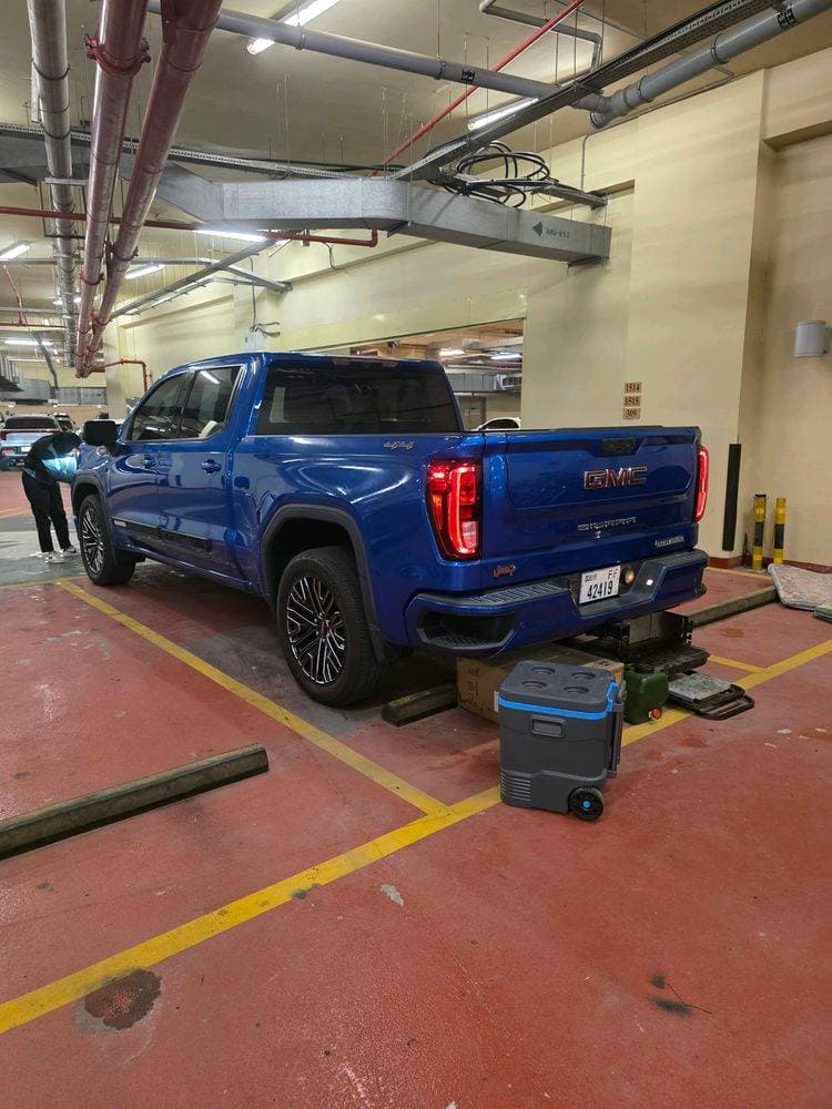 2022 GMC Sierra thumbnail 2