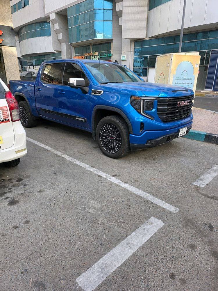 2022 GMC Sierra thumbnail 4