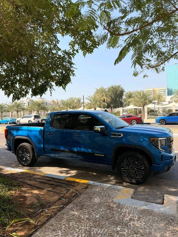 2022 GMC Sierra thumbnail 3