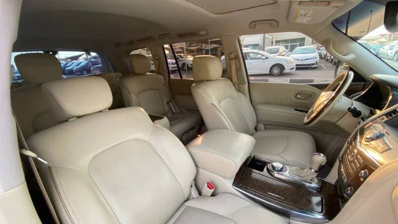 2016 Infiniti QX80 thumbnail 5