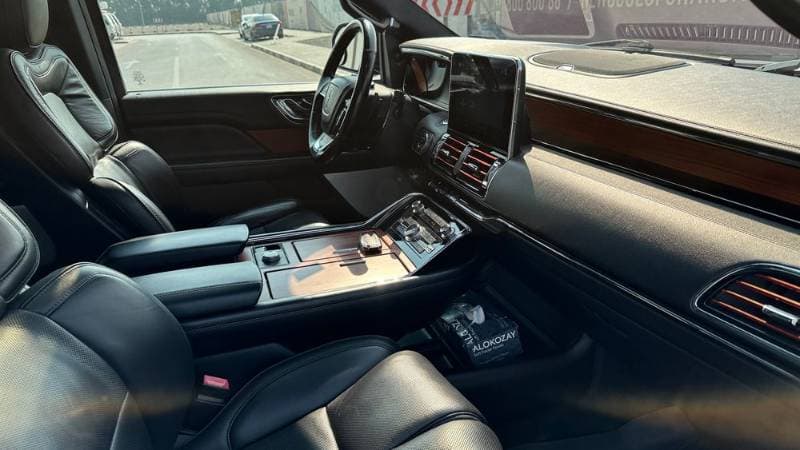2018 Lincoln Navigator thumbnail 10