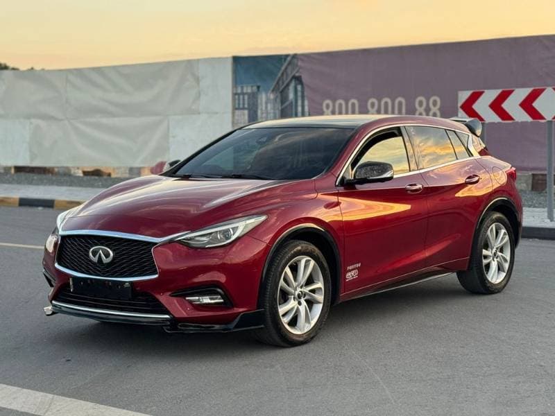 2017 Infiniti QX30 thumbnail 4