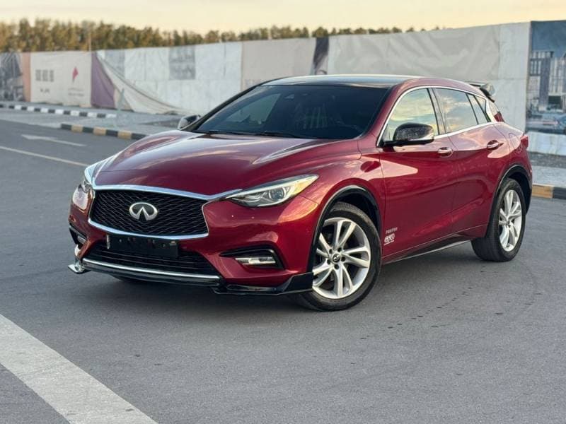 2017 Infiniti QX30 thumbnail 2