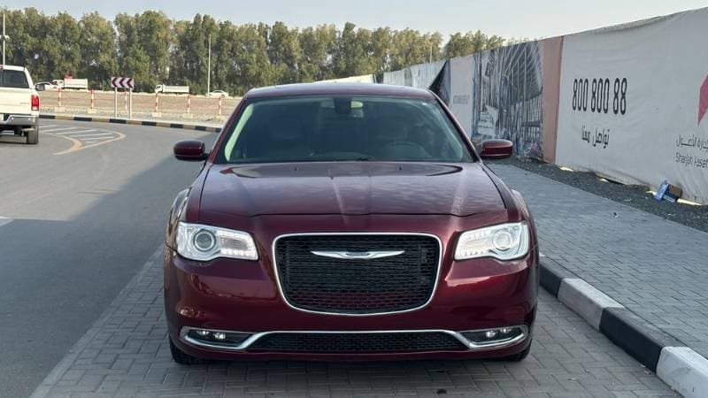 2018 Chrysler 300C thumbnail 2
