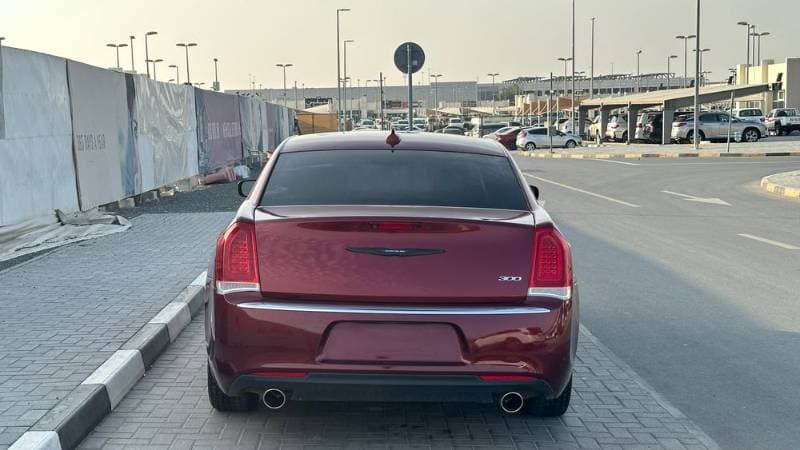 2018 Chrysler 300C thumbnail 8