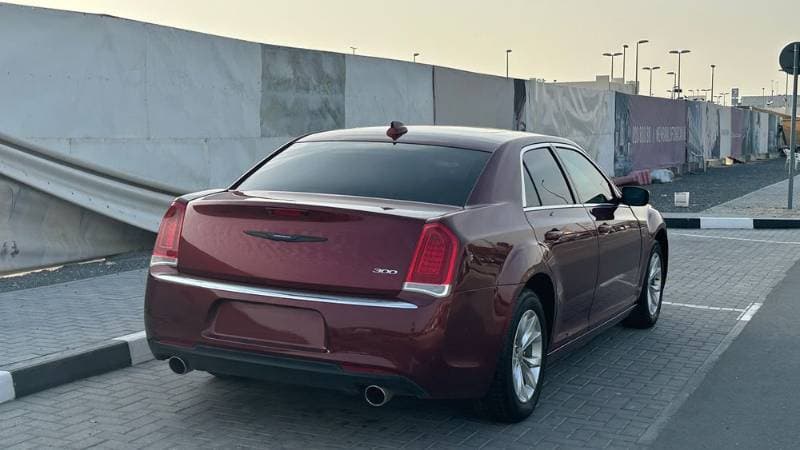 2018 Chrysler 300C thumbnail 9