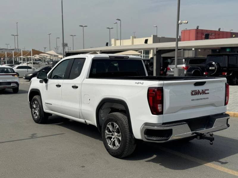 2021 GMC Sierra thumbnail 2