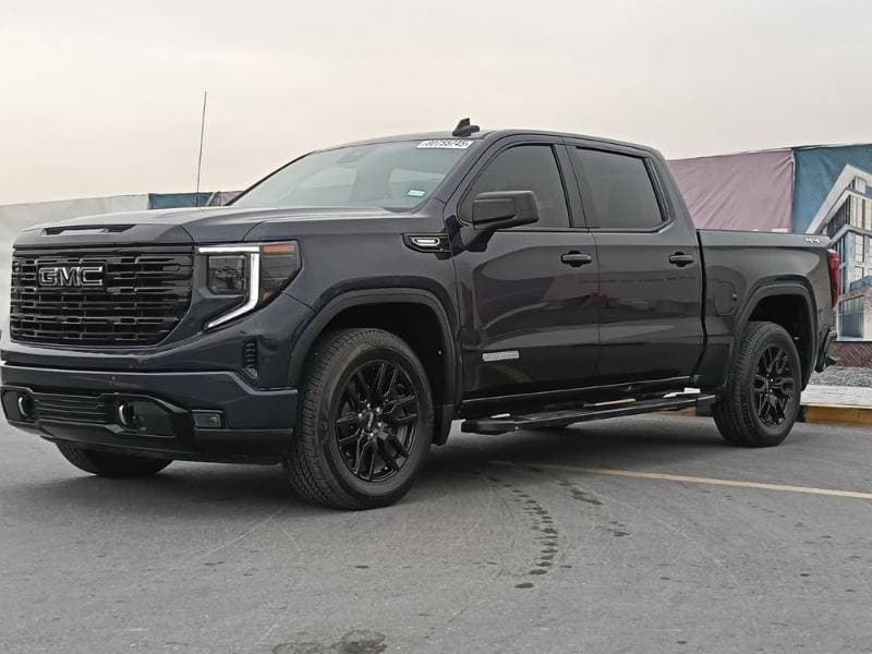 2025 GMC Sierra thumbnail 3