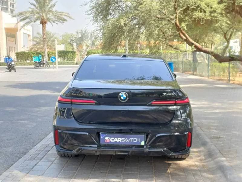 2026 BMW 7 Series thumbnail 6