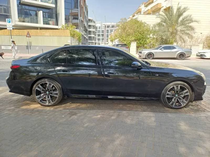 2026 BMW 7 Series thumbnail 3
