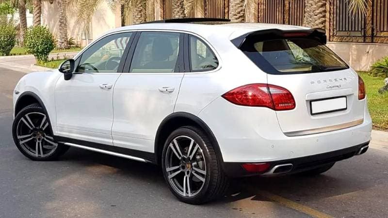 2015 Porsche Cayenne thumbnail 3