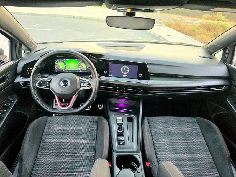2022 Volkswagen Golf GTI thumbnail 2
