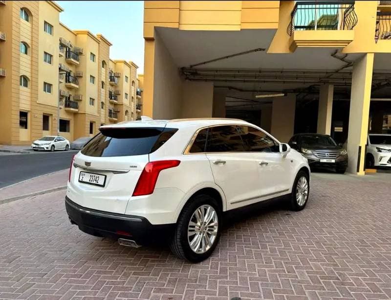 2017 Cadillac XT5 thumbnail 2