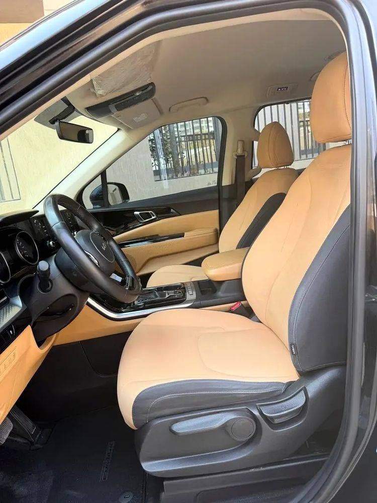 2023 Kia Carnival thumbnail 2