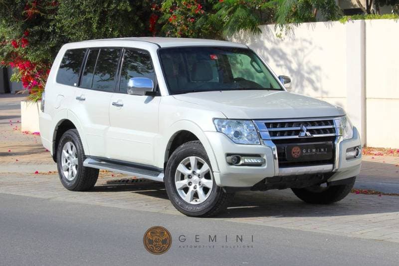 2017 Mitsubishi Pajero thumbnail 3
