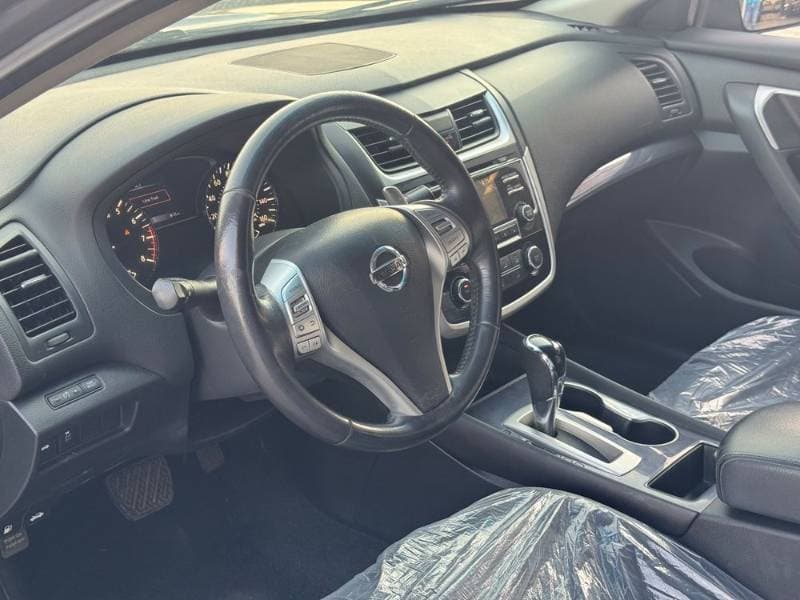 2018 Nissan Altima thumbnail 3