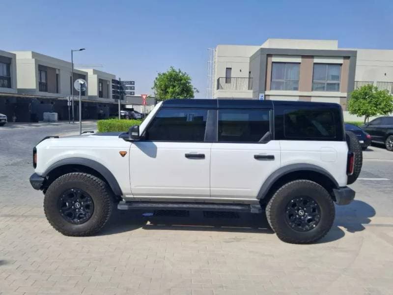 2025 Ford Bronco thumbnail 4