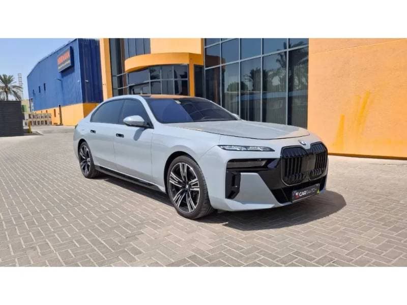 2026 BMW 7 Series thumbnail 3