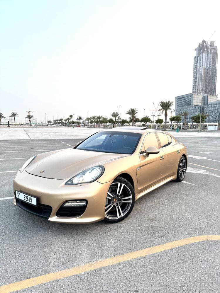 2011 Porsche Panamera thumbnail 2