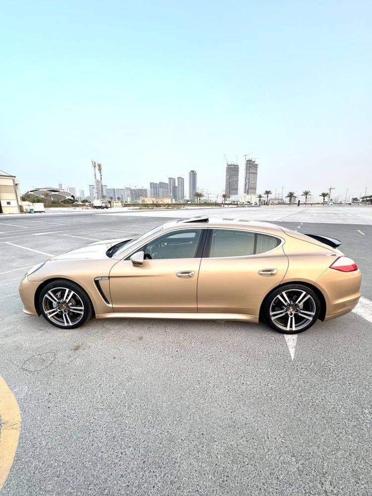 2011 Porsche Panamera thumbnail 5