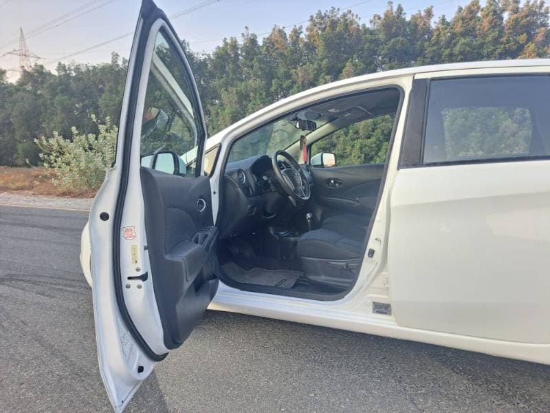 2016 Nissan Versa thumbnail 7