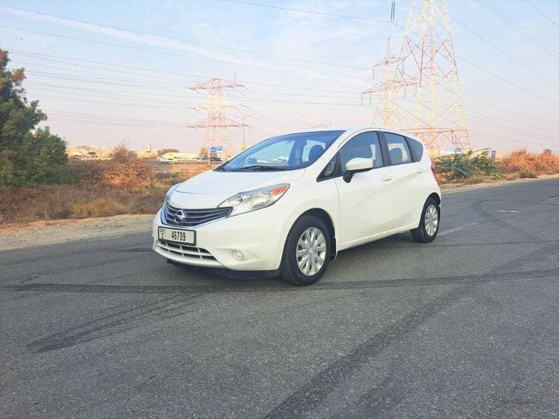 2016 Nissan Versa thumbnail 3